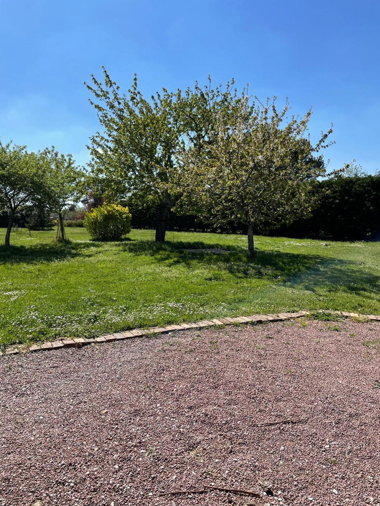 32 Parc Des Sports Chez Catherve Saint-Medard-de-Guizieres エクステリア 写真